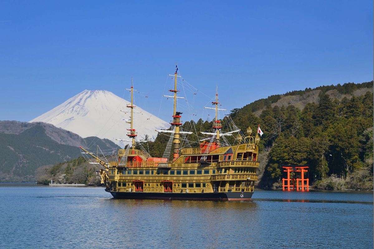 Hakone Sightseeing Cruise